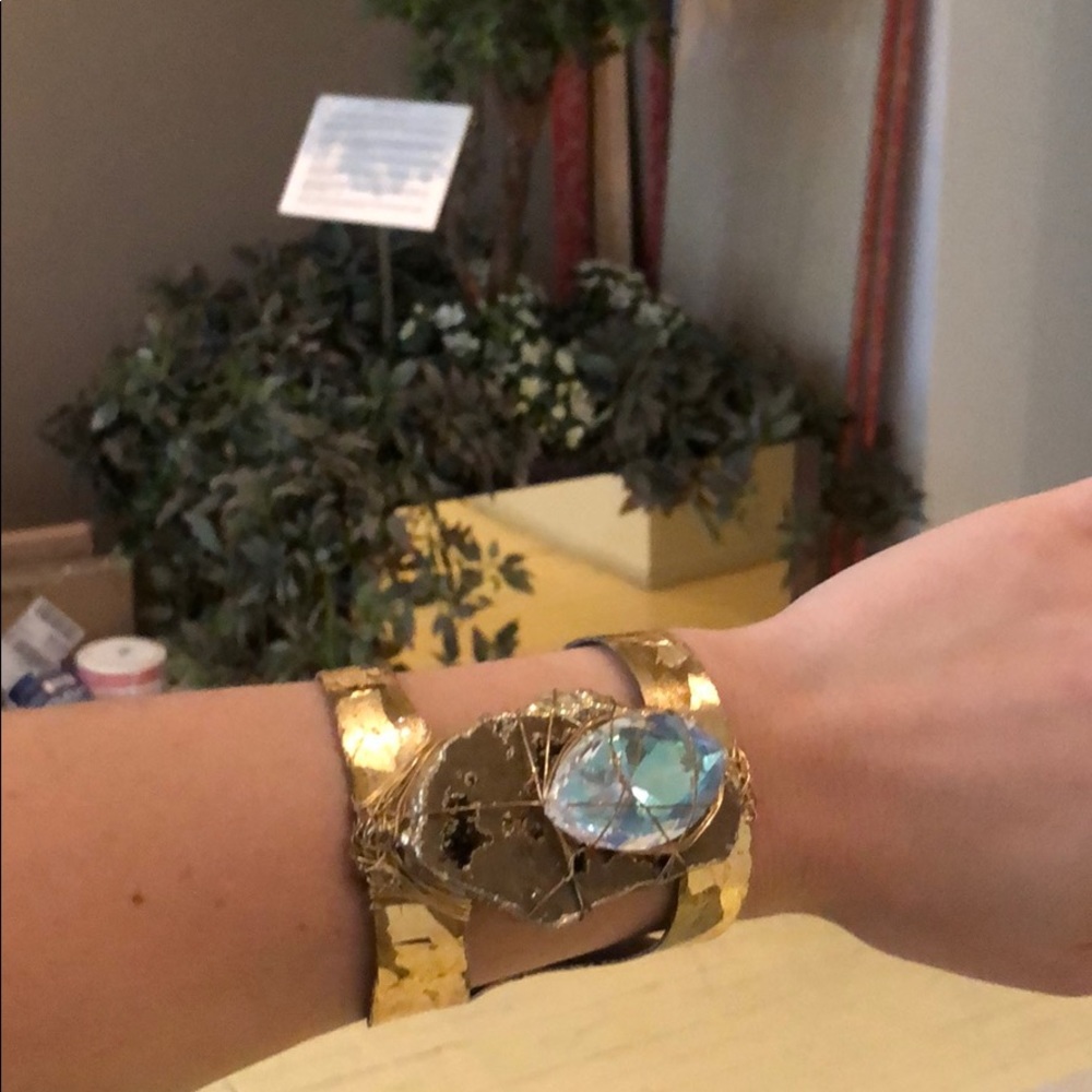 Chic Metallic Statement Bracelet - image 3